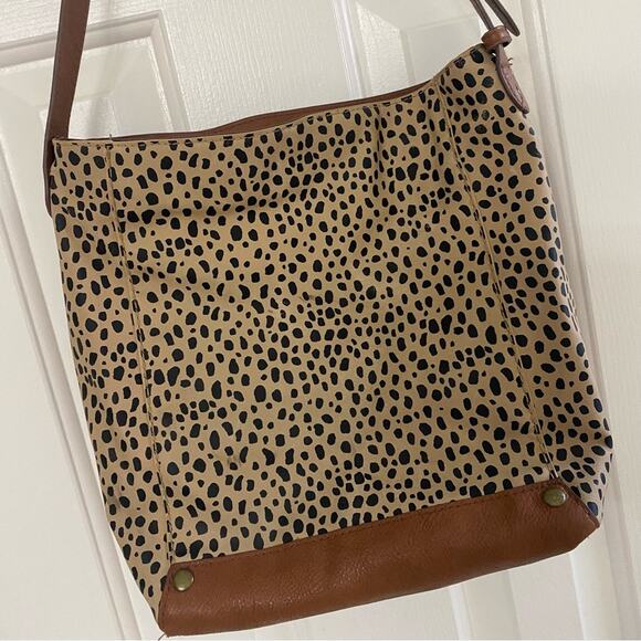 UNIVERSAL THREAD • Spotted Animal Print Bucket Tote Shoulder Bag Purse - Picture 5 of 10